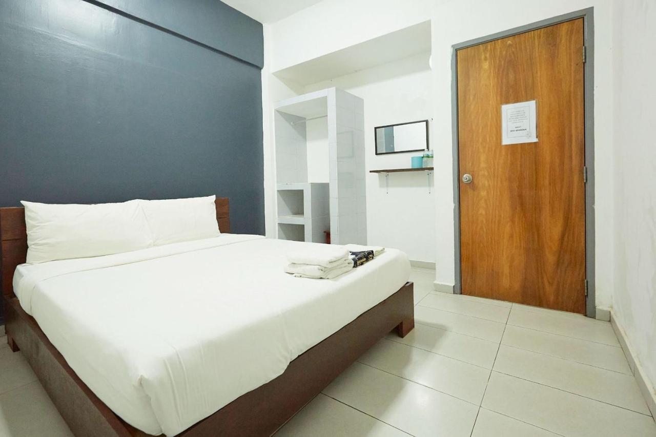 Estudio de 5500 m² con 1 baños de uso privado, en Beserah Kampung Sungai Karang Exterior foto
